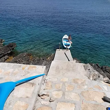 Modern Robinson Veli Bare Ferienhaus