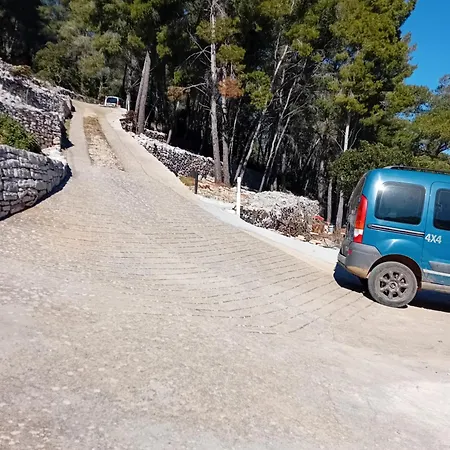 Modern Robinson Veli Bare