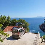 Modern Robinson Veli Bare * Vela Luka