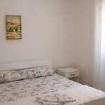 Modern Robinson Veli Bare Vela Luka