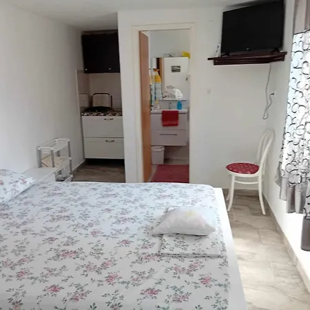 Modern Robinson Veli Bare *