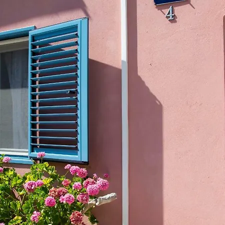 Modern Robinson Veli Bare Vela Luka