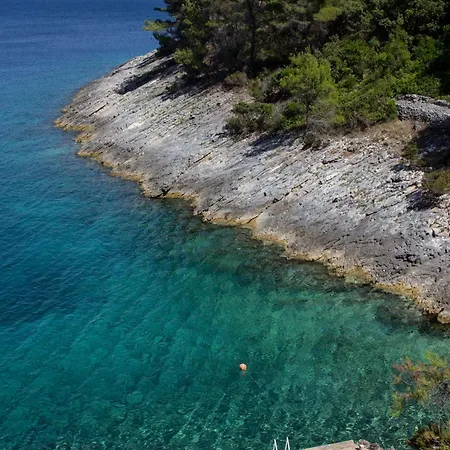 Modern Robinson Veli Bare * Vela Luka