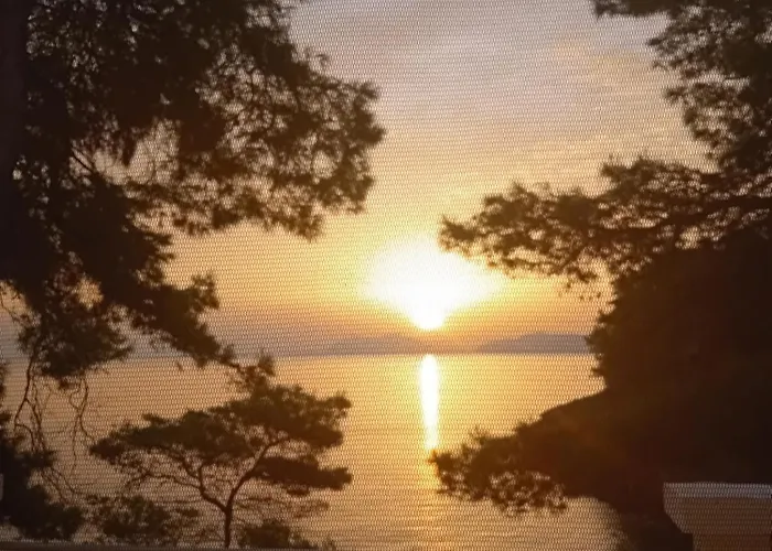 Nyaraló Modern Robinson Veli Bare